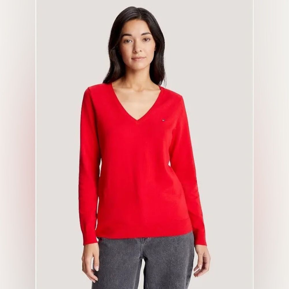 Tommy Hilfiger Women's Red V-Neck Sweater SP Nwt